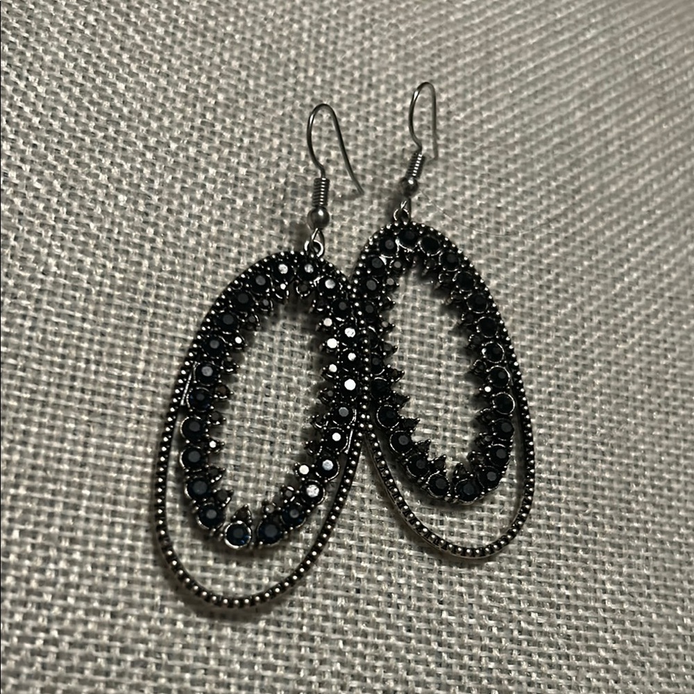 Elegant Navy Blue Oval Earrings